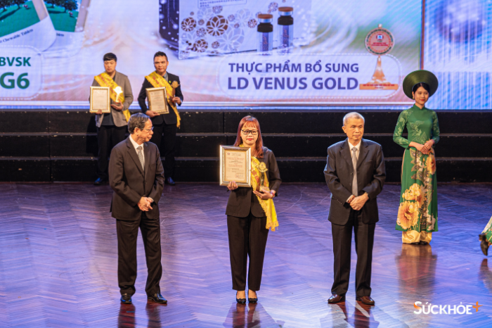 Công ty TNHH Elken International Việt Nam nhận Cúp vàng với sản phẩm Thực phẩm bảo vệ sức khỏe MRT ELG6 Chewable Tablet.