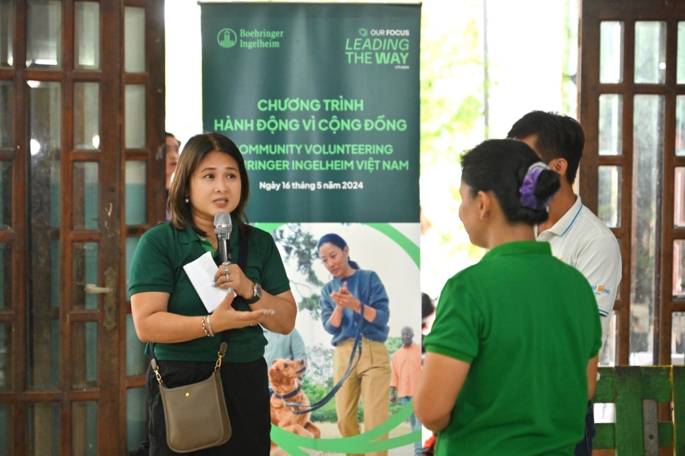 Bà Cyndy Bautista-Galimpin, Tổng Giám đốc công ty Boehringer Ingelheim Việt Nam chia sẻ tại Chương trình hành động vì cộng đồng