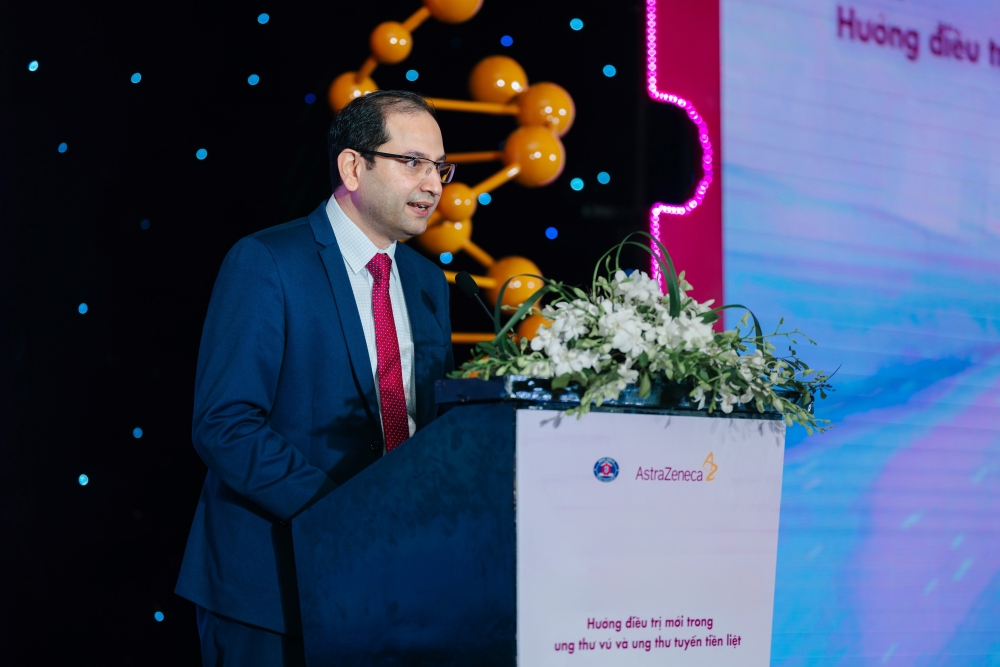 Ông Atul Tandon - Tổng giám đốc Công ty TNHH AstraZeneca Việt Nam chia sẻ tại Hội thảo