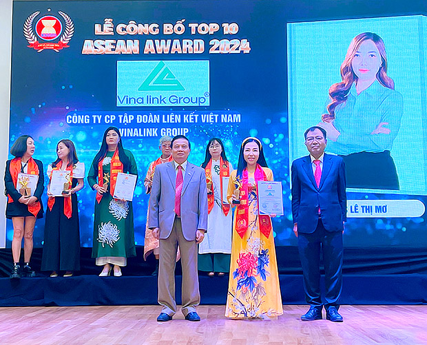 Đại diện Vinalink Group nhận giải tại Lễ Công bố ASEAN Award 2024