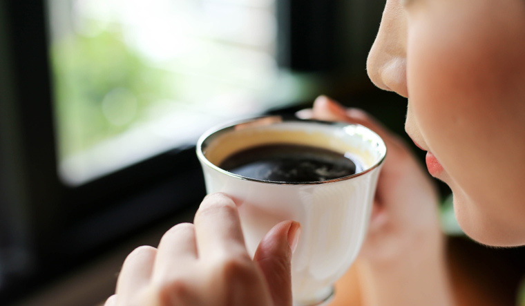 Mặc dù caffeine trong cà phê có thể có tác dụng lợi tiểu nhưng nó không gây mất nước nghiêm trọng nếu uống lượng vừa phải