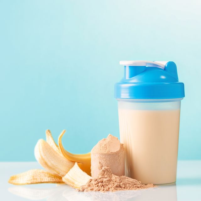 Thức uống protein (protein lắc/protein shake) là nguồn dinh dưỡng tiện lợi và có thể hỗ trợ giảm cân, tăng cơ