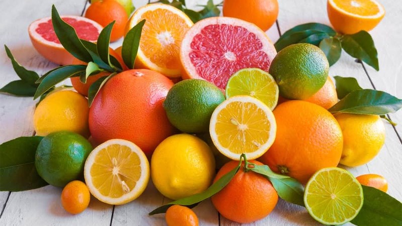 Trái cây họ cam quýt là nguồn bổ sung vitamin C dồi dào. Ngoài ra chúng còn chứa lượng lớn chất xơ và các khoáng chất có lợi.