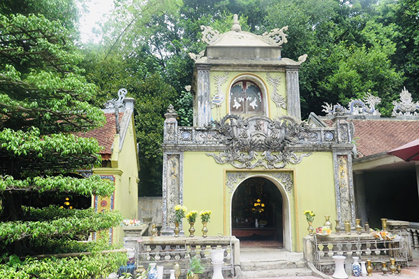 Khung cảnh nhà Sắc