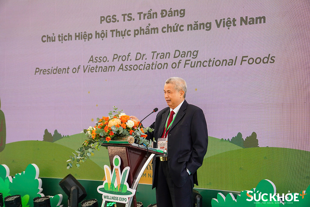 PGS.TS Trần Đáng - Chủ tịch Hiệp hội Thực phẩm chức năng Việt Nam khích lệ các doanh nghiệp tham gia chung tay vì một cộng đồng khỏe mạnh 