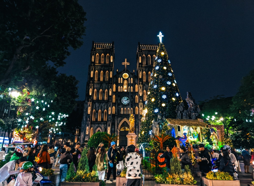 Nhà thờ Lớn Hà Nội dù mới được tu sửa và tân trang nhưng vẫn giữ được nét cổ kính vốn có - Ảnh: Vương Lộc.