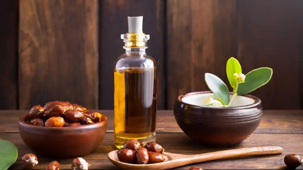 Dầu jojoba tự nhiên thẩm thấu nhanh vào da, vừa làm sạch vừa dưỡng ẩm hiệu quả