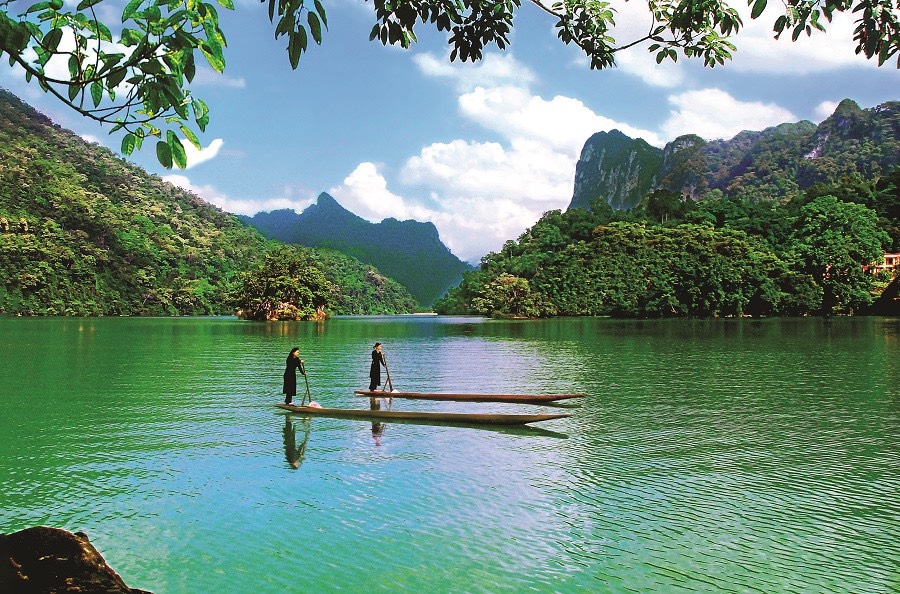 Hồ Ba Bể - viên ngọc xanh của vùng núi Đông Bắc - Ảnh: Dulichvietnam.com.vn