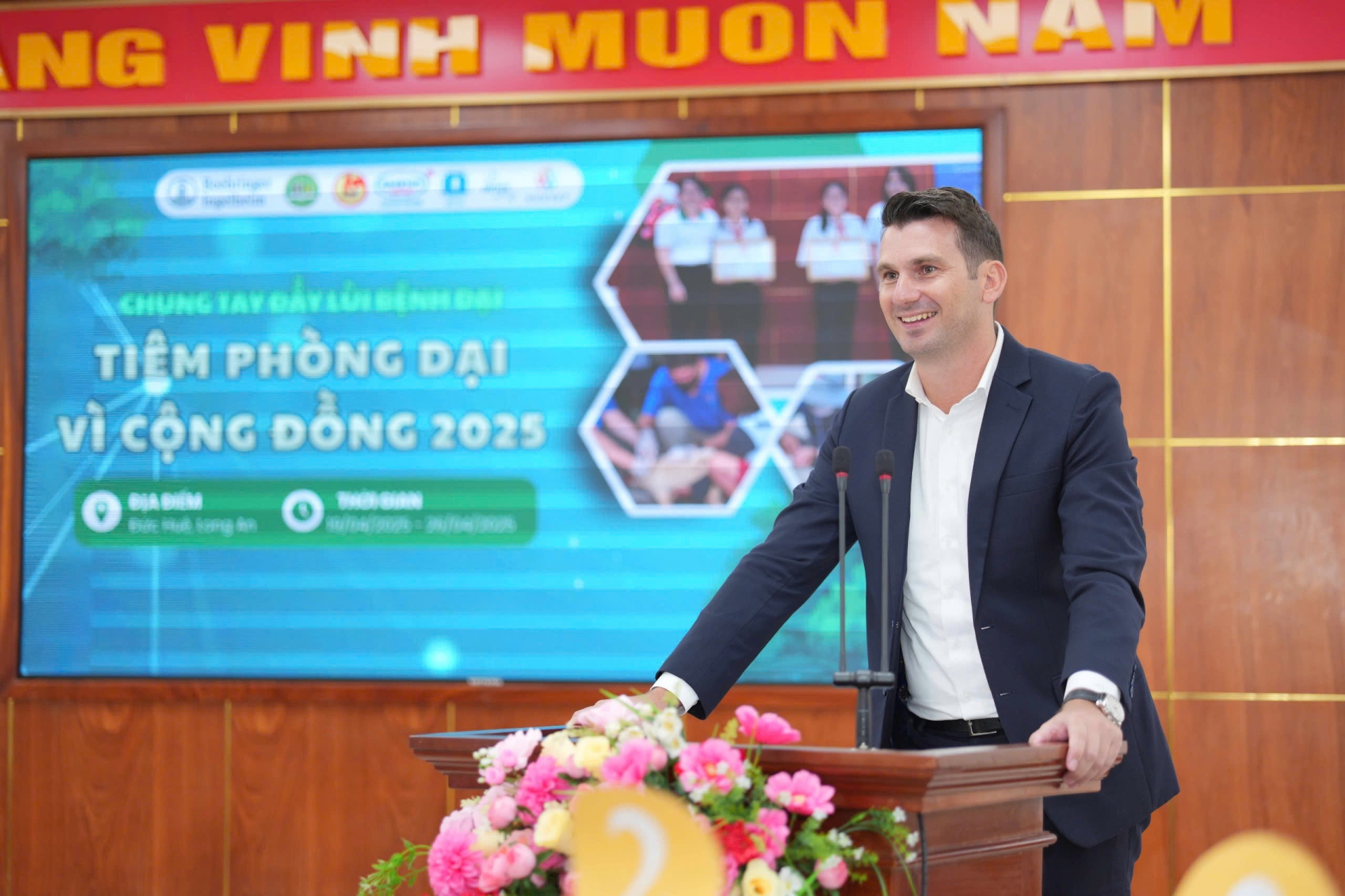 Ông Niklas Birkner, Tổng Giám đốc Công ty Thuốc Thú Y Boehringer Ingelheim Việt Nam phát biểu tại lễ phát động