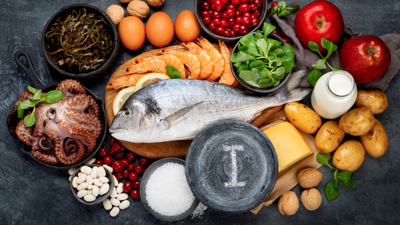 Iod là thành phần rất cần cho tuyến giáp, giúp cho cơ quan này sản sinh ra các hormone cần thiết