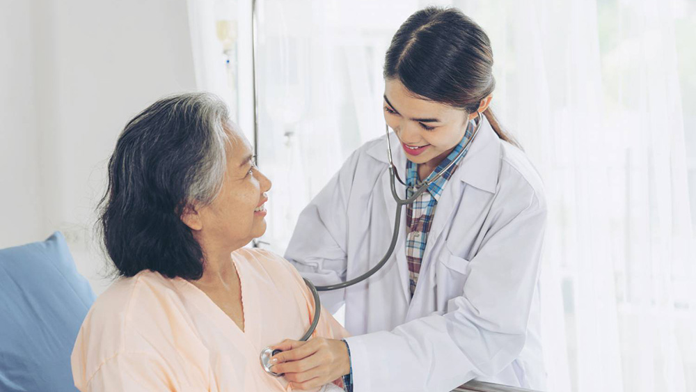 phụ nữ mắc bệnh tự miễn cần chủ động quan tâm đến sức khỏe tim mạch