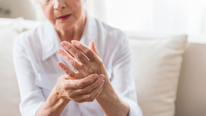 phụ nữ mắc viêm khớp dạng thấp có nguy cơ tử vong vì bệnh tim mạch cao gấp 3 lần so với nam giới