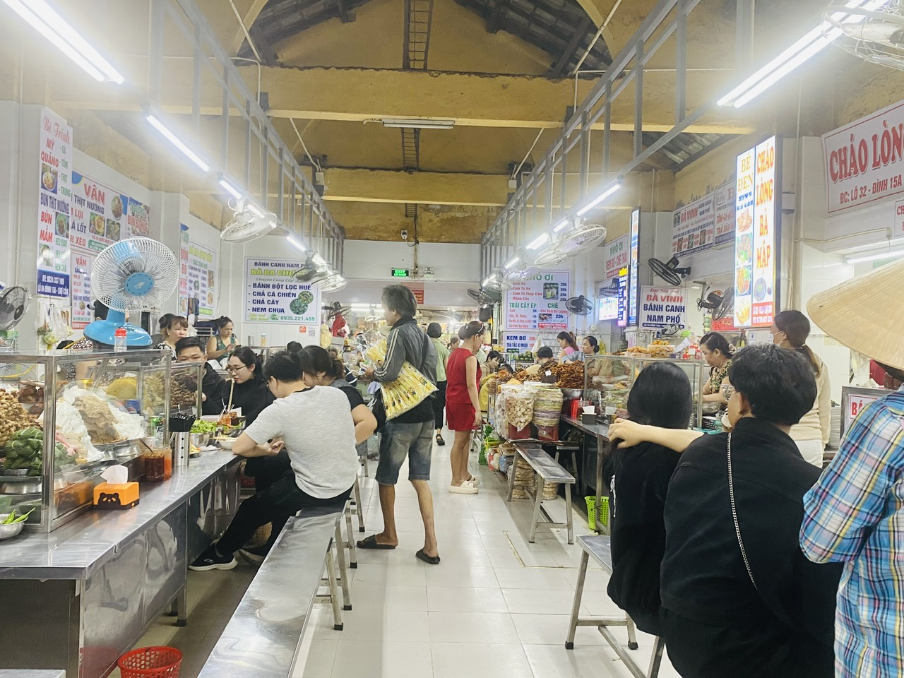 Thưởng thức đặc sản Đà Nẵng tại chợ Cồn