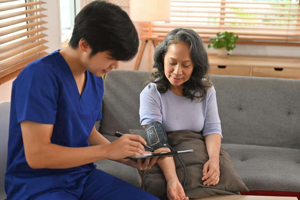 Mở rộng phạm vi hành nghề điều dưỡng ra cộng đồng giúp thúc đẩy các mô hình chăm sóc sức khỏe ngoài bệnh viện