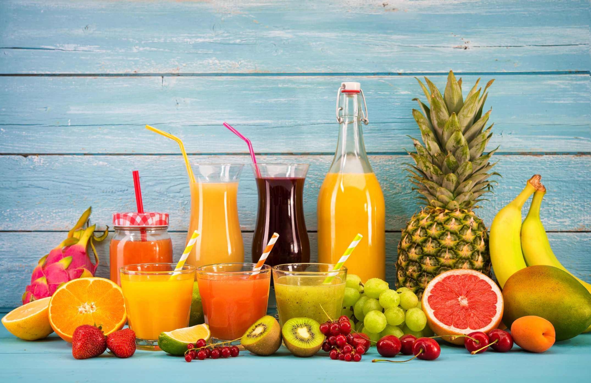 Nên kết hợp đa dạng rau củ quả khi làm nước ép