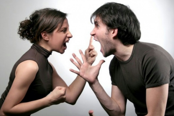 Rối loạn nhân cách chống đối xã hội được đặc trưng bởi hành vi thiếu tôn trọng, không đồng cảm, vô trách nhiệm và hay nổi cáu