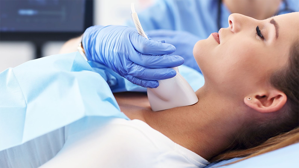Siêu âm tuyến giáp là xét nghiệm đơn giản giúp phát hiện sớm bướu cổ và các tổn thương của tuyến giáp