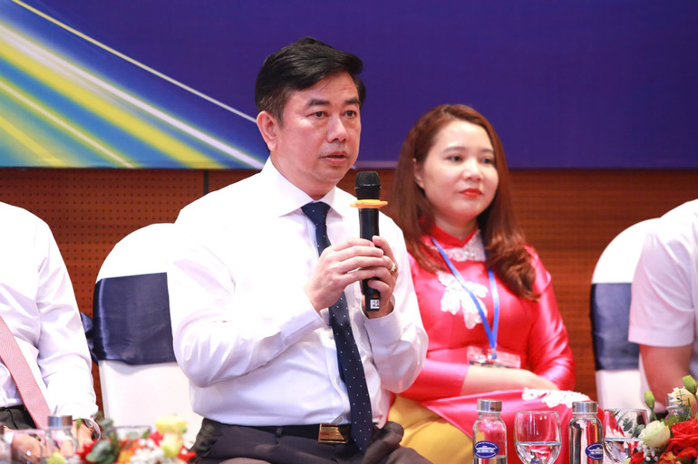 Ông Nguyễn Minh Đức, Tổng Biên tập Báo Hà Nội mới chia sẻ tại diễn đàn.