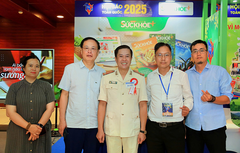 Hội Báo toàn quốc năm 2025: Dấu ấn chuyển đổi số và truyền thống báo chí cách mạng - Ảnh 10