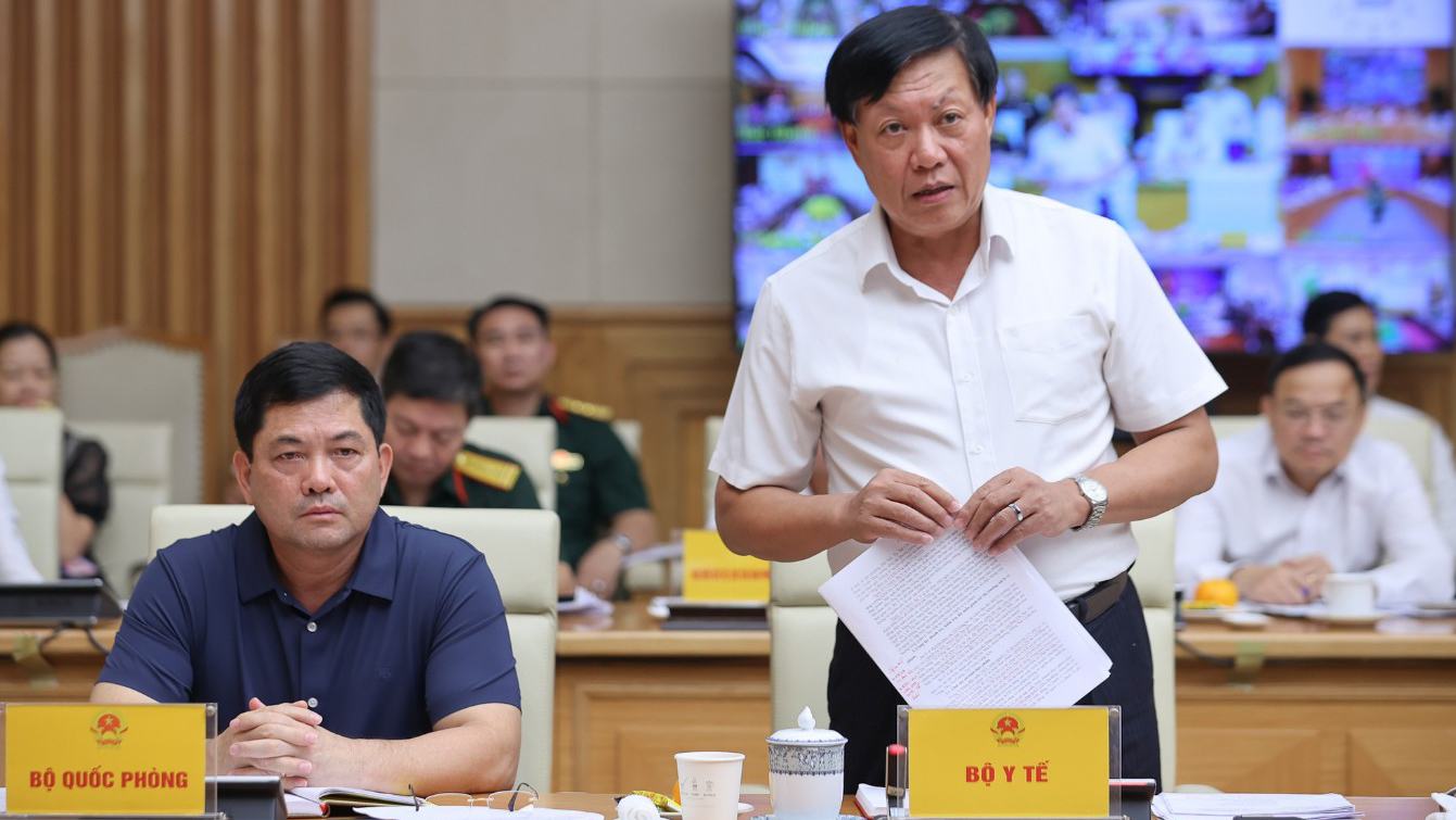 Thứ trưởng Bộ Y tế Đỗ Xuân Tuyên phát biểu tại Hội nghị ngày 23/6 - Ảnh: VGP