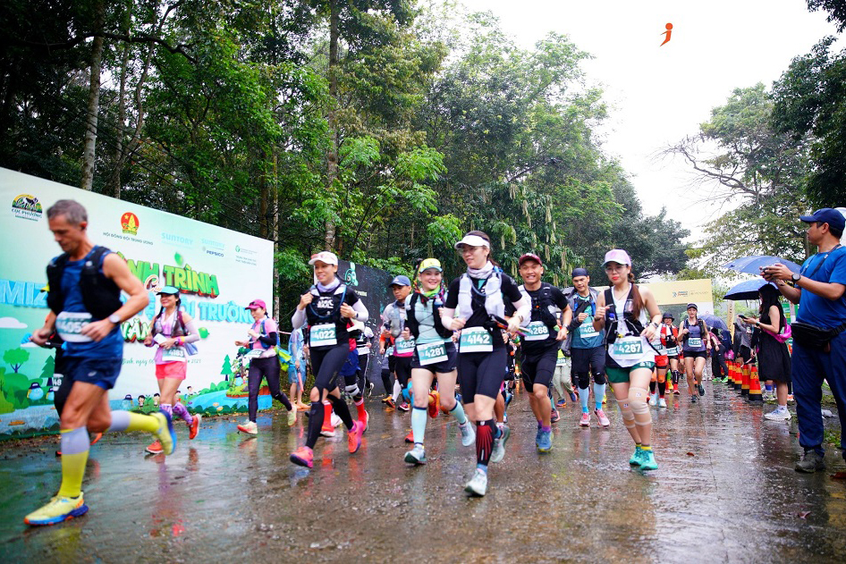 Những cung đường chạy bán marathon xuyên vườn quốc gia “đẹp nín thở” - Ảnh 12