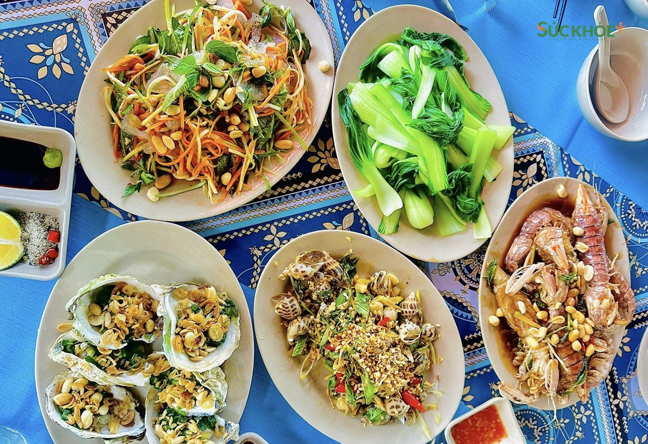 Thưởng thức hải sản tươi ngon tại Cửa Hội