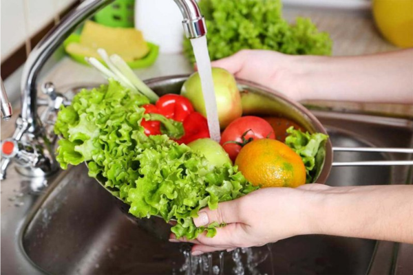 Luôn đảm bảo vệ sinh an toàn thực phẩm, ăn chín uống sôi là rất cần thiết để phòng ngừa ngộ độc thực phẩm