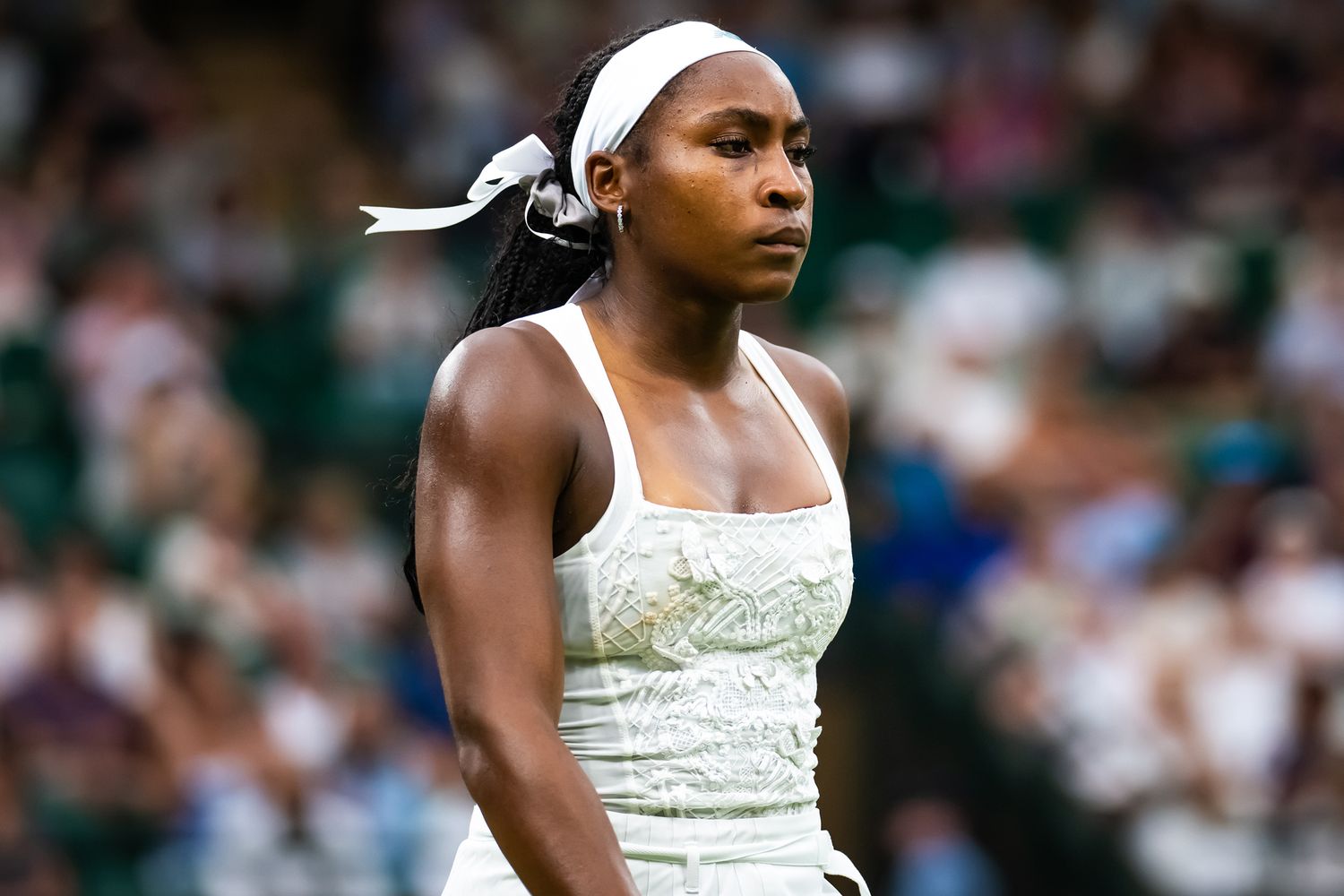 Hạt giống số 2 đơn nữ Coco Gauff với trang phục ấn tượng, nhưng đã dừng bước sớm ở Wimbledon 2025 - Ảnh: Getty