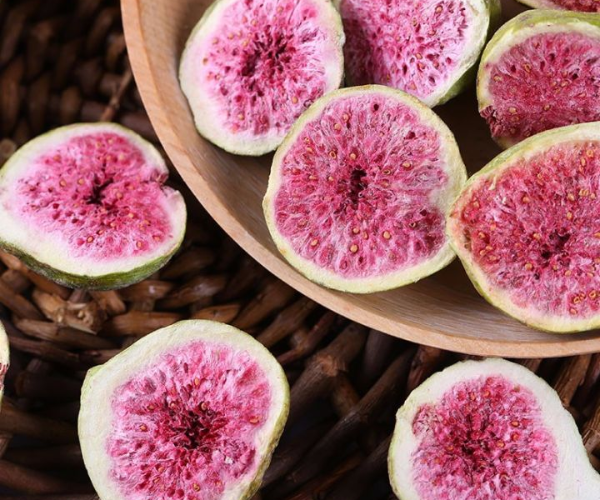 Tại Việt Nam, các loại sung Mỹ sấy giòn, sấy dẻo thường phổ biến hơn sung Mỹ tươi.