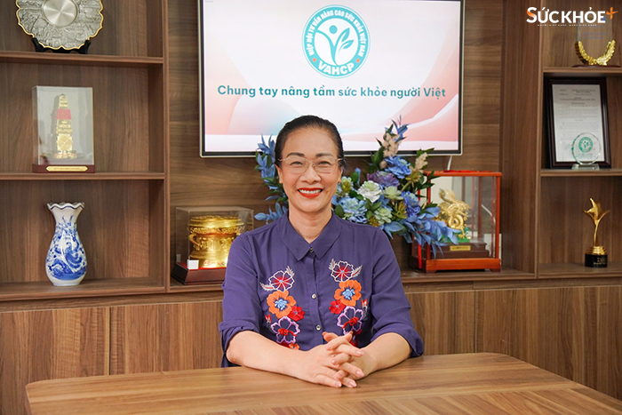 Bà Phạm Thanh Bình, Chủ tịch Hiệp hội Tư vấn nâng cao sức khỏe Việt Nam chia sẻ về kỳ vọng góp phần tạo ra một “xã hội sống khỏe” - Ảnh: Việt An/sức khỏe+