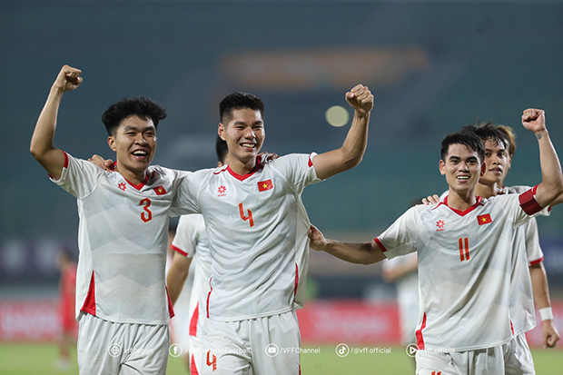 3/5 bàn thắng của U23 Việt Nam đến từ bộ đôi trung vệ Lý Đức, Hiểu Minh - Ảnh: VFF