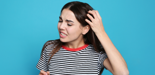 Nên đi khám khi có tình trạng ngứa da đầu kéo dài