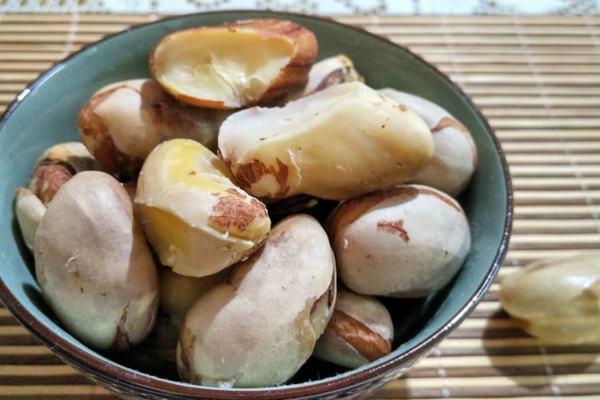 Hạt mít luộc là món ăn dân dã, quen thuộc của người Việt ta.