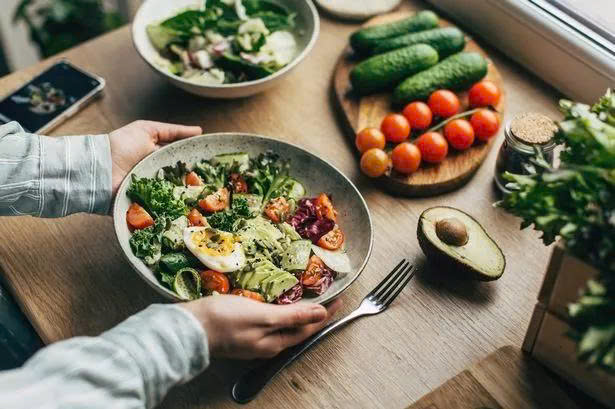 Áp dụng chế độ ăn uống cân bằng
