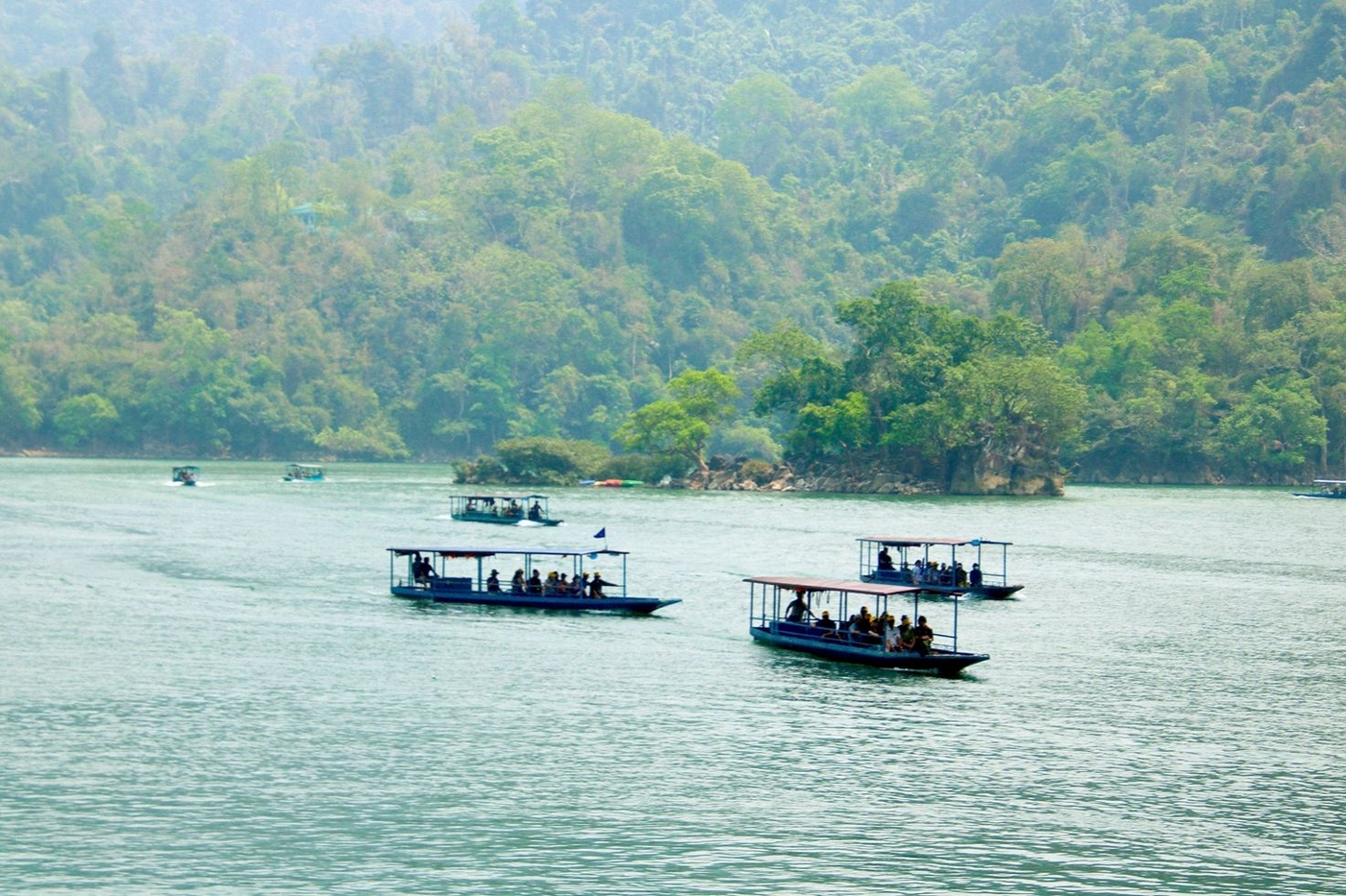 Vẻ đẹp hồ Ba Bể - Ảnh: baobackan.vn