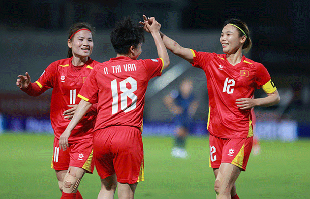 Hải Yến, Nguyễn Thi Vạn và Thái Thị Thảo cùng lập công trong chiến thắng 6-0 của ĐT nữ Việt Nam - Ảnh: bongdaplus