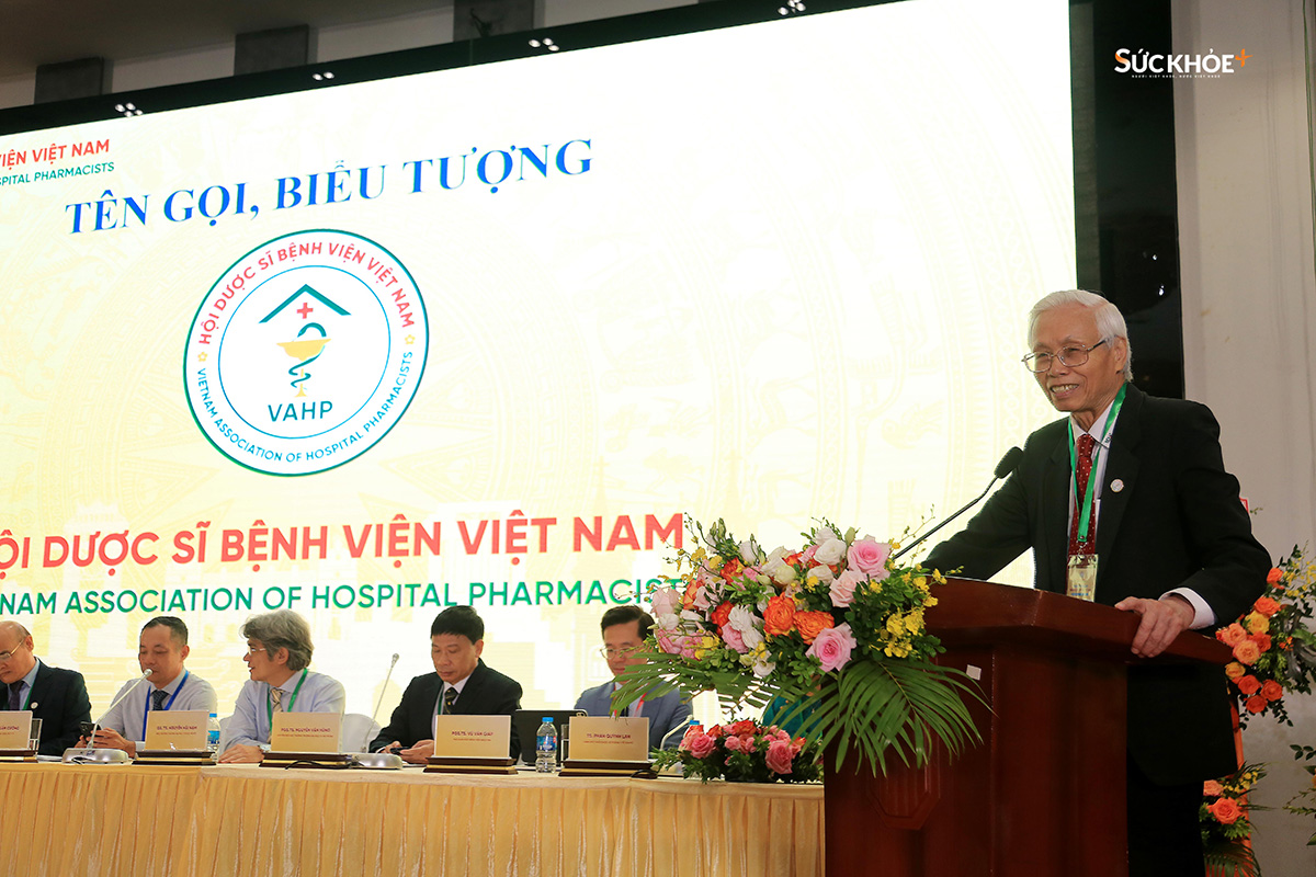 PGS.TS Lê Văn Truyền, nguyên Thứ trưởng Bộ Y tế, Chuyên gia cao cấp dược học phát biểu khai mạc Đại hội - Ảnh: Hiệp Nguyễn/Sức Khỏe+