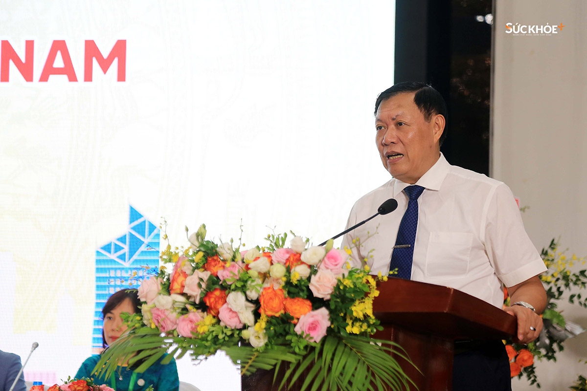Thứ trưởng Thường trực Bộ Y tế Đỗ Xuân Tuyên phát biểu tại Đại hội thành lập Hội Dược sĩ Bệnh viện Việt Nam lần thứ I - Ảnh: Hiệp Nguyễn/Sức Khỏe+