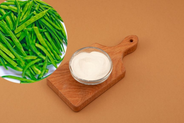 Guar gum là polysaccharide tự nhiên từ hạt cây guar (họ đậu) ở Ấn Độ và Pakistan, có khả năng tan trong nước và tạo độ nhớt cao.