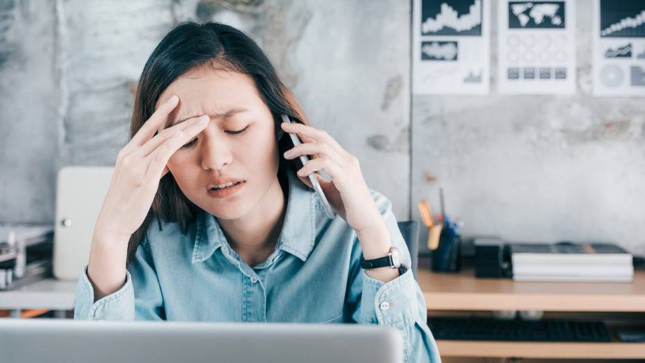 Công việc bàn giấy với đặc thù stress, căng thẳng thần kinh khiến nhiều người mất ngủ về đêm