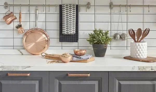 Vật dụng bằng đồng rất dễ bị oxy hóa