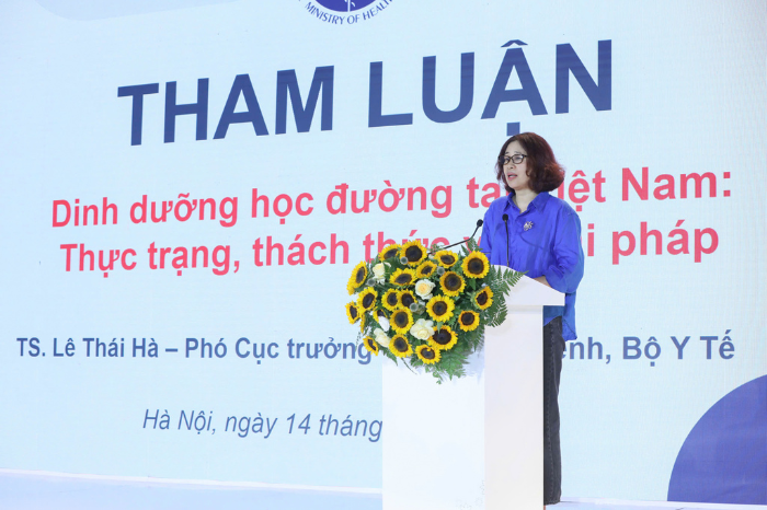 Tham luận về thực trạng dinh dưỡng học đường tại Việt Nam của Tiến sĩ Lê Thái Hà - Phó Cục trưởng Cục Phòng bệnh (Bộ Y tế). 