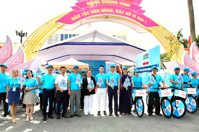 Hoạt động đạp xe, tuyên truyền lưu động tại các tuyến phố trong khuôn khổ lễ phát động.