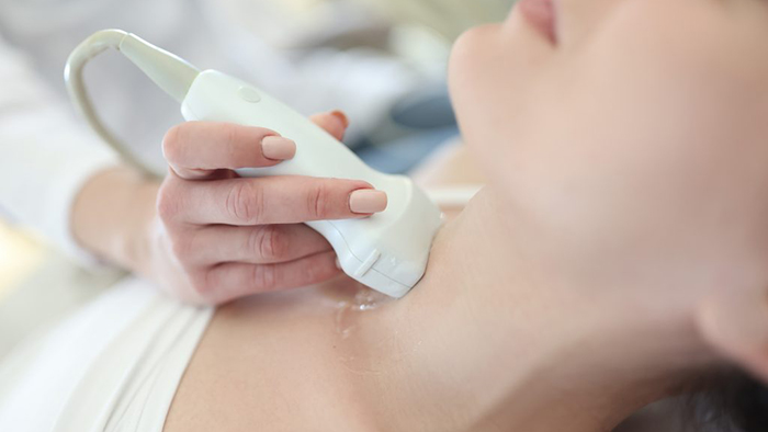 Siêu âm tuyến giáp giúp bác sĩ phát hiện và theo dõi kích thước bướu cổ lành tính