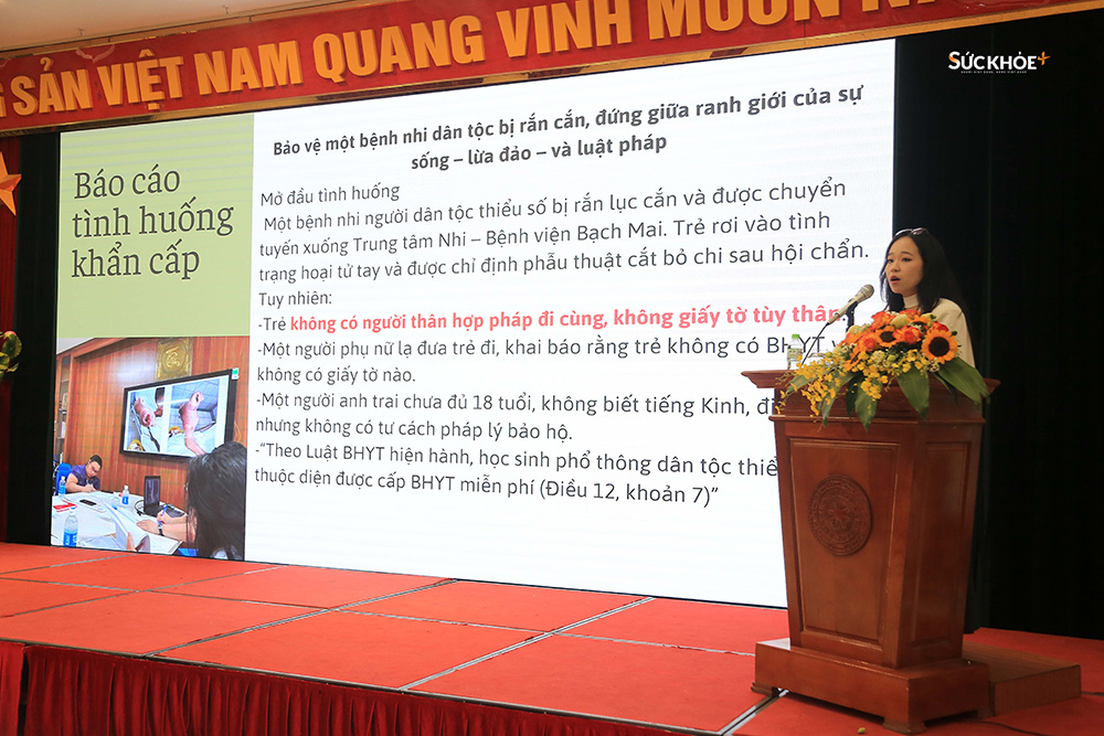 ThS. Vũ Ngọc Anh Thư, Phòng Công tác xã hội, BV Bạch Mai chia sẻ tham luận về kinh nghiệm phối hợp liên ngành để tổ chức Bộ phận trợ giúp khẩn cấp cho người tại BV Bạch Mai - Ảnh: Hiệp Nguyễn/sức khỏe+