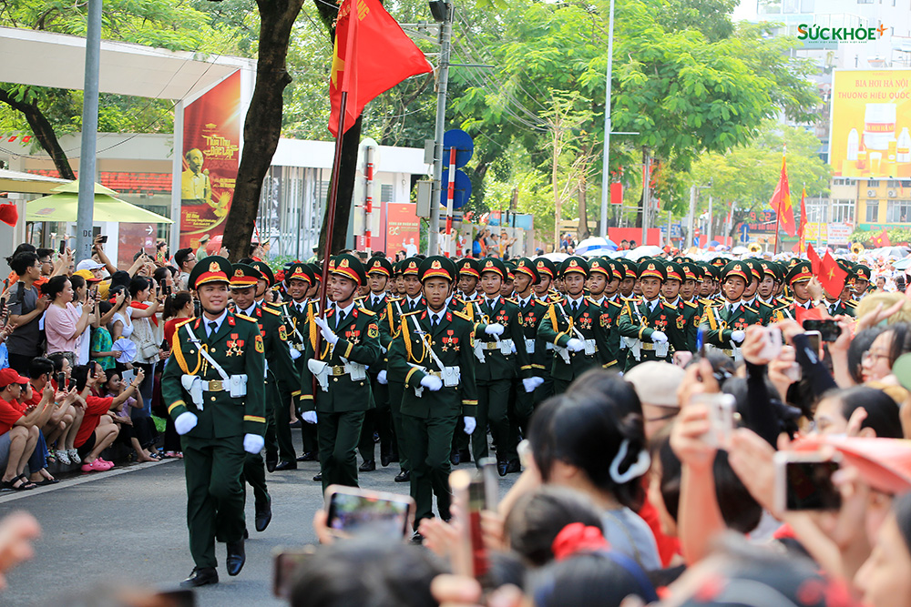 Dù nắng nóng hay mưa rào, các chiến sĩ vẫn giữ tinh thần lạc quan, thực hiện nghiêm quân lệnh để hoàn thành tốt nhiệm vụ A80