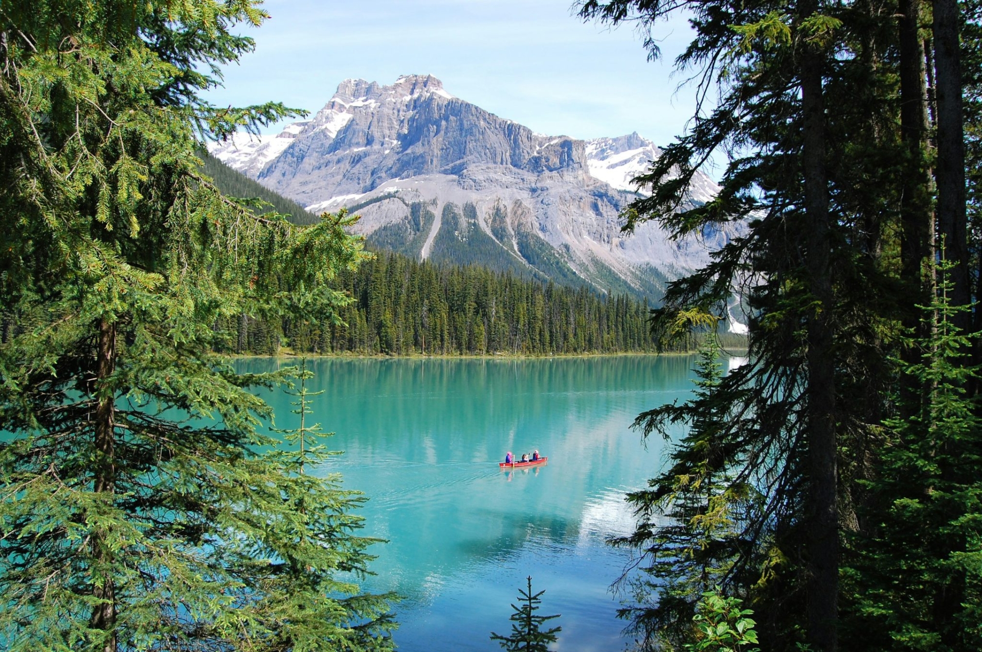 Vẻ đẹp nên thơ tại British Columbia - Ảnh: canadareizen