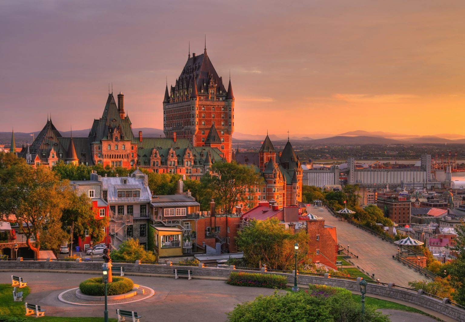 Lâu đài Château Frontenac với lịch sử lâu đời - Ảnh: Vietouris