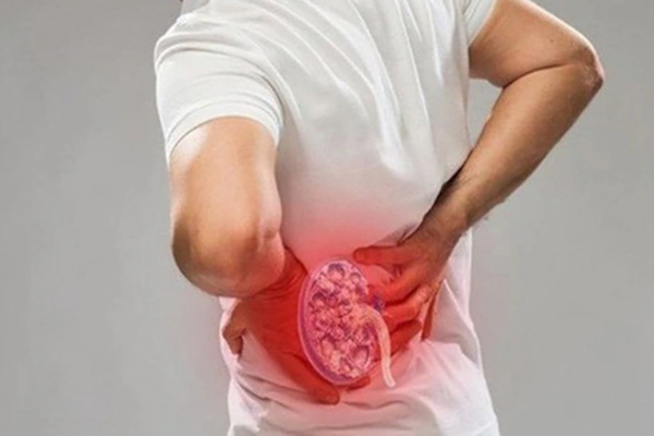Lạm dụng nước điện giải có thể gây nguy hiểm cho người bệnh thận, suy giảm chức năng thận.