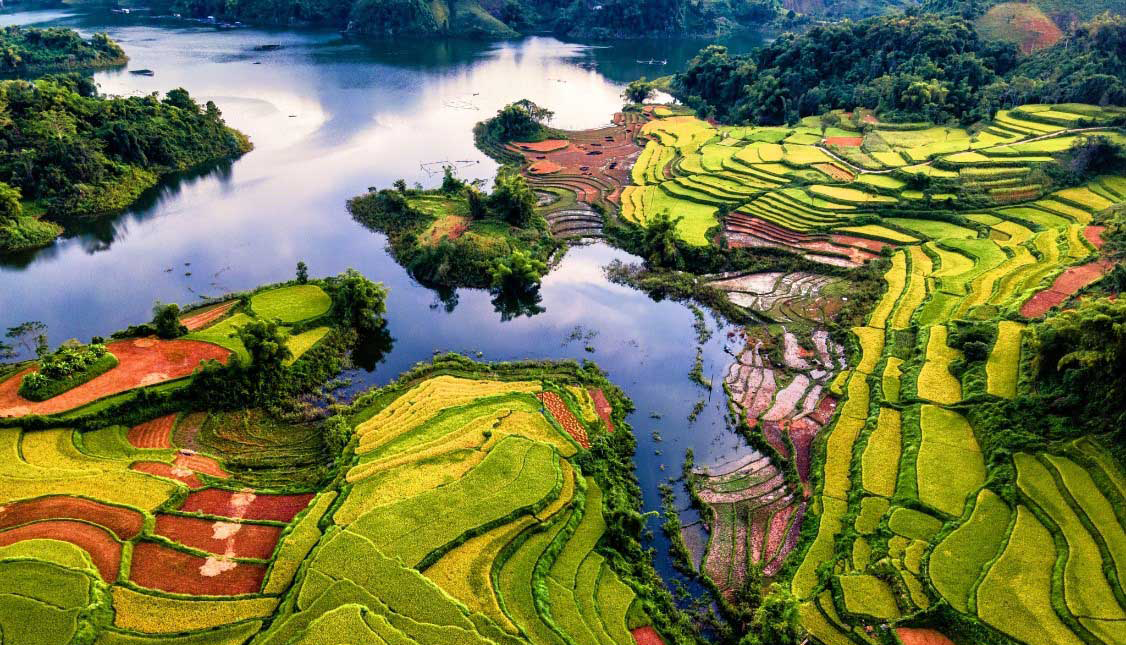 Ruộng bậc thang tô điểm cho cảnh sắc tại xã Hồng Thái - Ảnh: Hoàng Hưng